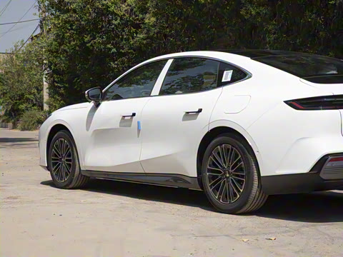 2025�� 130km EM-i ������