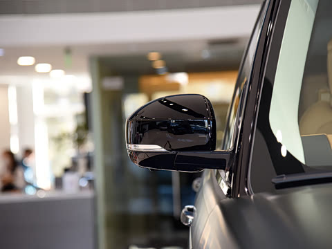 2022�� 5.0 SC V8 565PS SVA�۷��ذ�