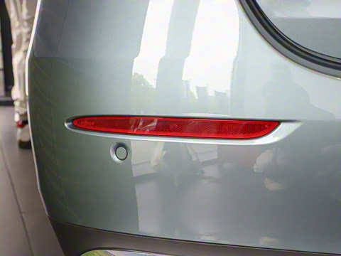 2025�� �Ŀ� E 300 L ������