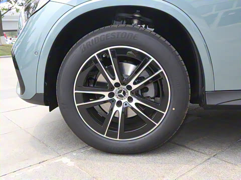 2025�� �Ŀ� GLC 260 L 4MATIC ������