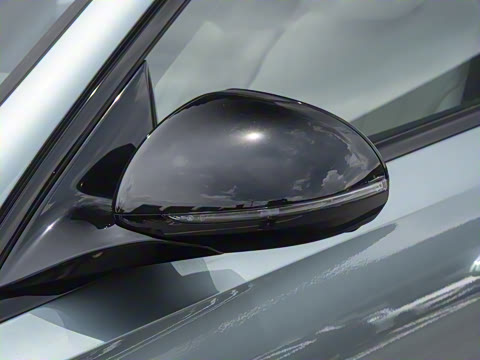 2025�� �Ŀ� E 300 ʱ�����˶���