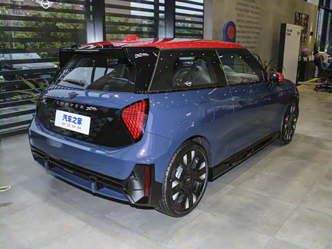 2025�� JOHN COOPER WORKS