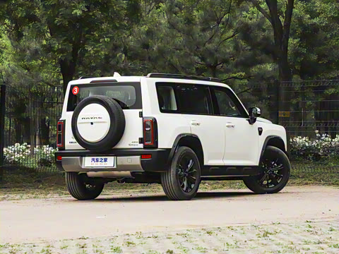 2025�� 2.0T 4WD Ultra