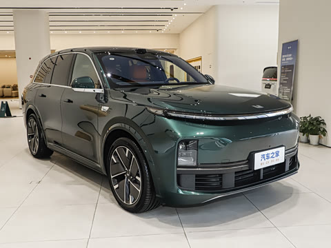 2025�� Ultra ���ܻ��°�