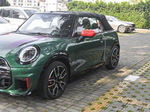 2025�� JOHN COOPER WORKS CABRIO