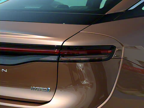 2023�� 2.5L SportCross HEV��������