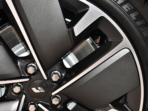 2025�� Pro ���ܻ��°�