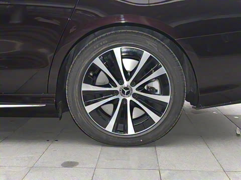 2022�� E 350 e L ���ʽ��϶����˶��γ�