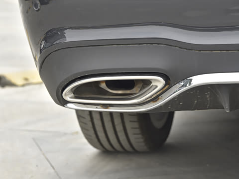 2023�� �Ŀ� E 300 L �˶�������