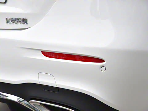 2022�� �Ŀ� E 300 L �˶������