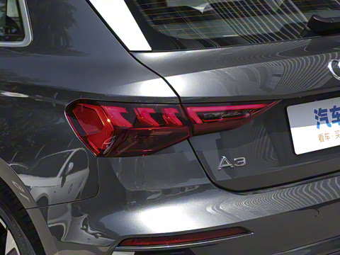 2023�� �Ŀ� Sportback 35 TFSI ʱ���˶���