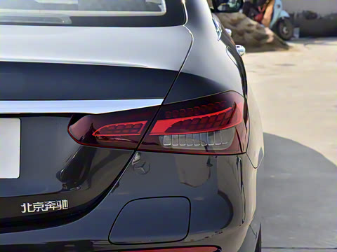 2022�� E 350 e L ���ʽ��϶����γ�