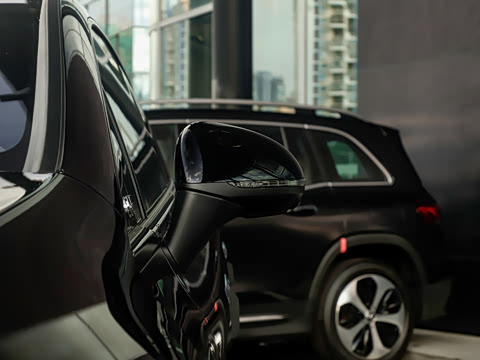 2023�� AMG EQE 53 4MATIC+