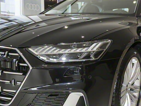 2025�� 45 TFSI quattro ������