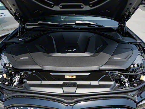 2025�� eDrive 40 L 50����������