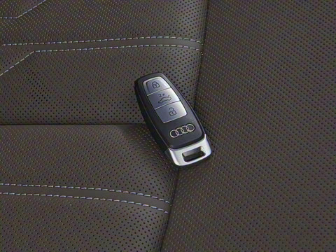 2022�� 55 TFSI quattro S-line ��Զ���׺���װ