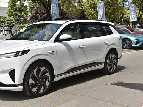 2025�� 210Ultra�Ǽݰ� 5��