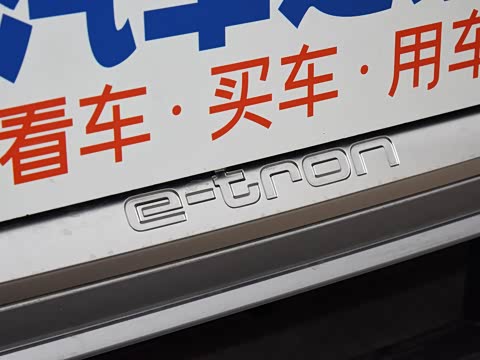 2019�� 55 quattro ������