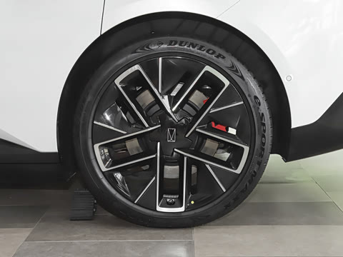 2025�� �Ŀ� Ultra���̰�