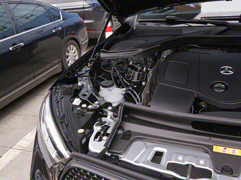 2025�� �Ŀ� GLC 260 4MATIC ����SUV