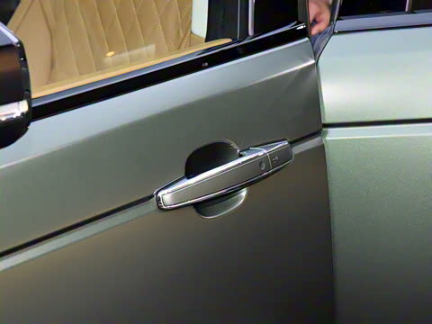 2022�� 5.0 SC V8 565PS SVA�۷��ذ�