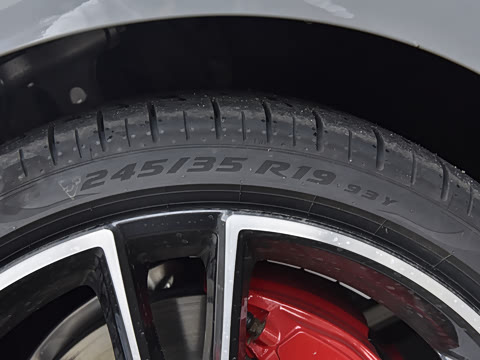 2025�� 200���������� 45 TFSI quattro ��ѡ������