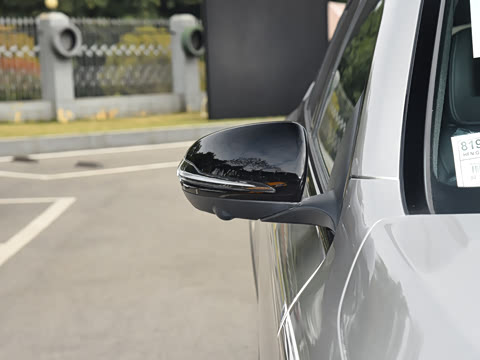 2023�� GLC 260 4MATIC ����SUV