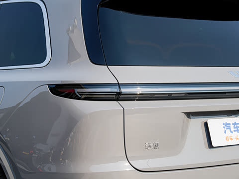 2025�� Pro ���ܻ��°�