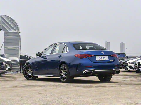 2025�� �Ŀ� C 260 L �˶���