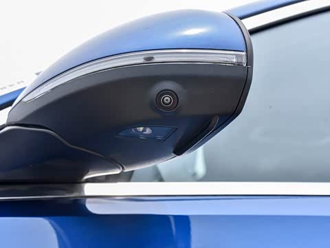 2025�� �Ŀ� C 260 L �˶���