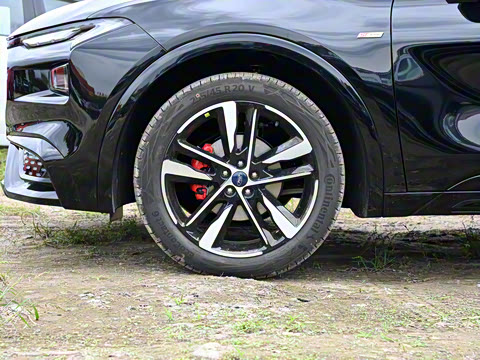 2022�� �Ŀ� EcoBoost 245 ST-Line