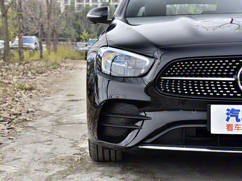 2022�� �Ŀ� E 350 e L ���ʽ��϶����˶��γ�