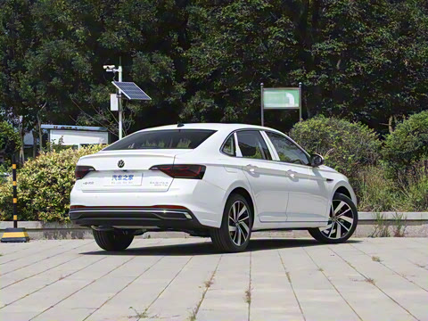 2025�� �Ŀ�� 300TSI DSG׿Խ��