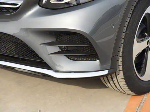 2019�� �Ŀ� GLC 260 L 4MATIC ������