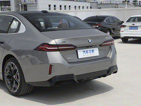 2025�� 530Li xDrive M�˶���װ