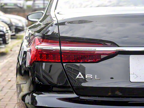 2025�� �Ŀ� 55 TFSI quattro ����������