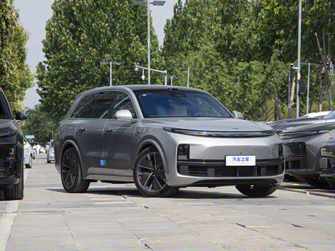 2025�� Ultra ���ܻ��°�