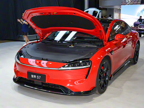 2025�� 703km Ultra�˶���