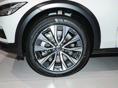 2025�� Cross Country B5 AWD ��Զ��