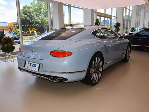 2022�� 4.0T GT V8 Mulliner
