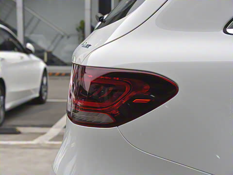 2022�� �Ŀ� GLC 300 L 4MATIC ������