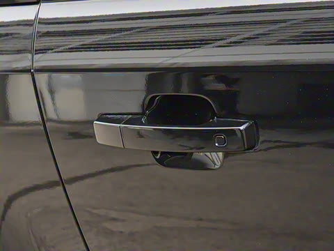 2025�� 90 5.0T V8