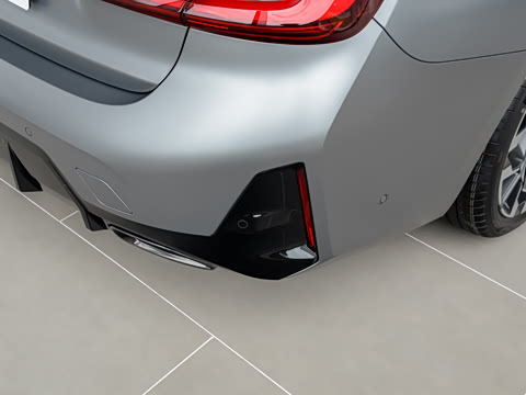 2025�� 330Li 50����������