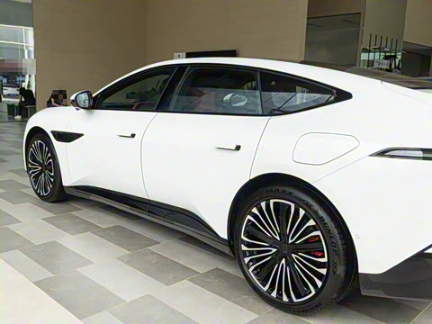 2025�� �Ŀ� Ultra���̰�