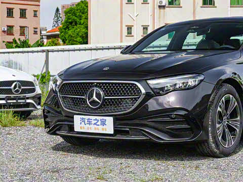 2025�� �Ŀ� E 260 L �˶���