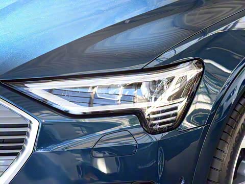 2019�� 55 quattro ������