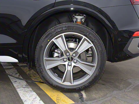 2022�� 40 TFSI ������