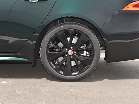 2023�� XFL 2.0T P300 �����콢�˶���