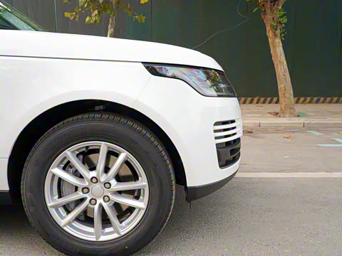 2022�� 3.0 L6 360PS ʢ����