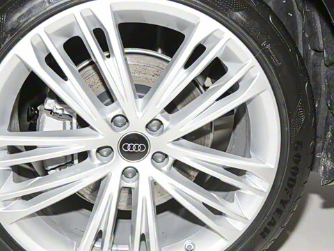 2025�� 45 TFSI quattro ������